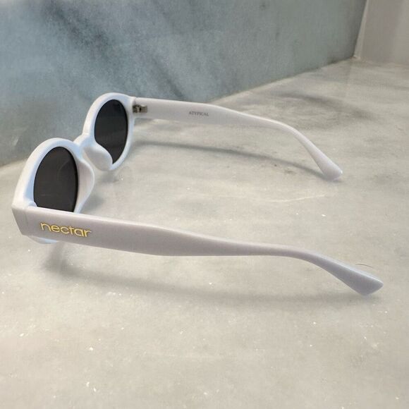 NWT Nectar Atypical Salt Of The East Eyewear Sunglasses White Black OS main image 3